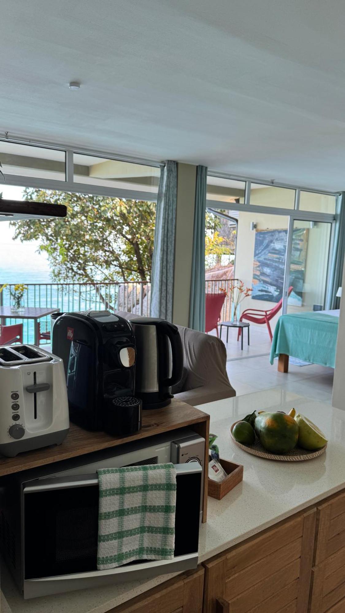 Maka Bay Self Catering Lejlighed Victoria Eksteriør billede